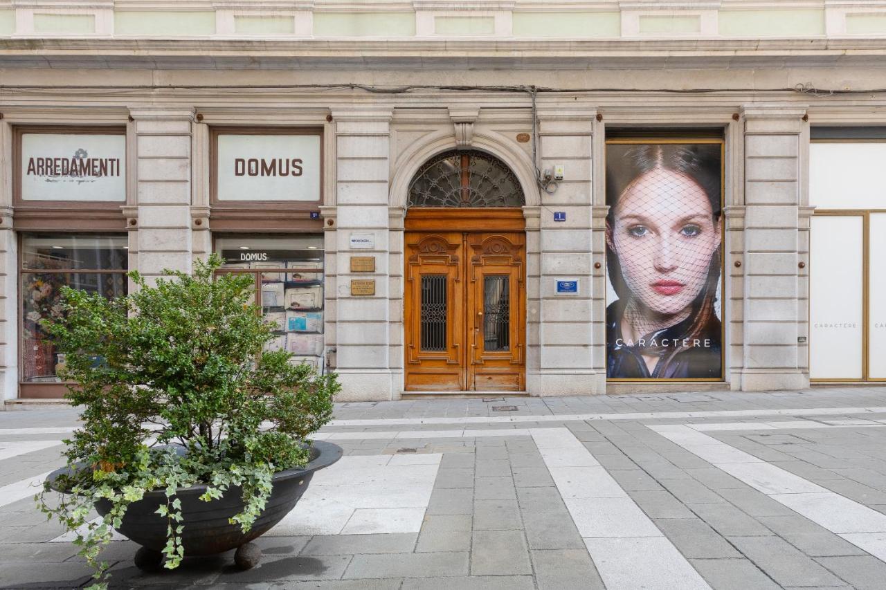 Revived Elegance In Trieste Bagian luar foto